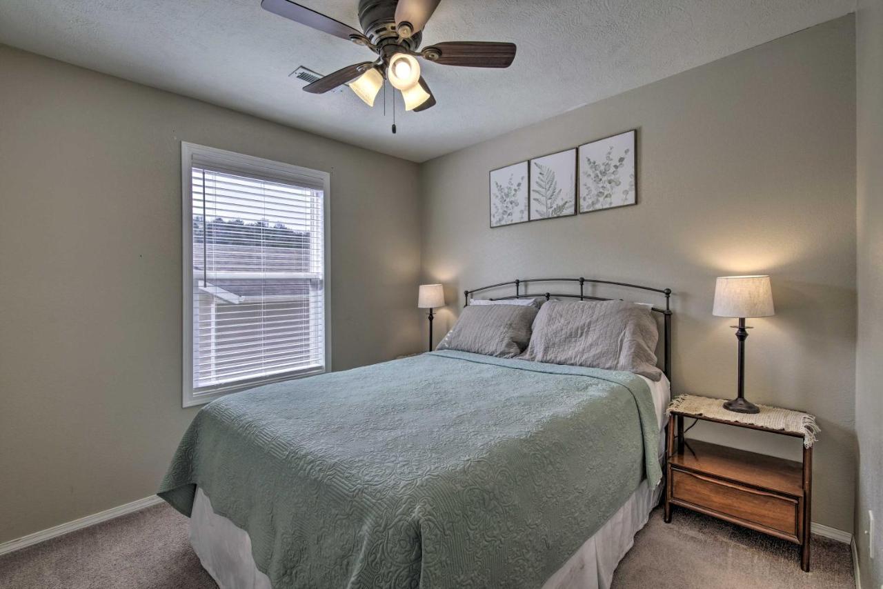 Branson Escape With Shared Pool, 5 Mi To Lake! Exterior photo